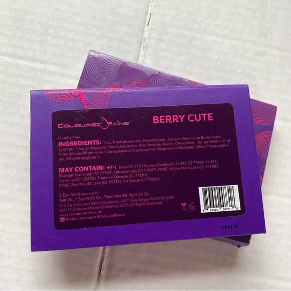 Coloured Raine Berry Cute Eye Shadow Palette - Picture 4 of 4